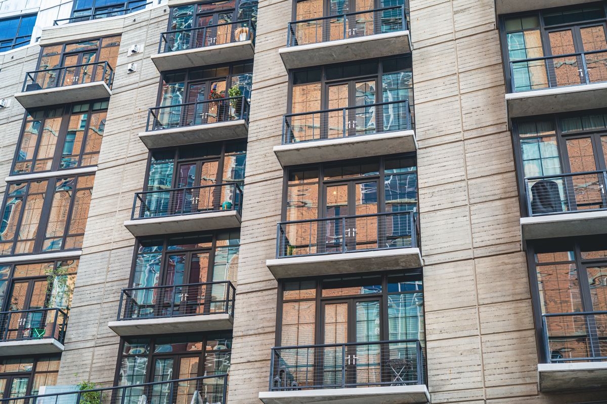 Intérieur lumineux d'un appartement à Tanger
