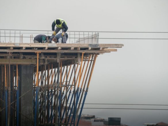 Comment vérifier qu'un promoteur immobilier à Tanger est fiable avant le premier versement ?