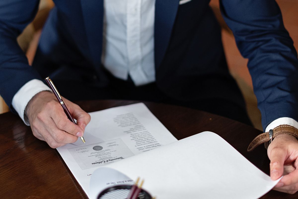 Comment vérifier que son titre foncier est vendable : oppositions, saisies et certificat de moins de 3 mois